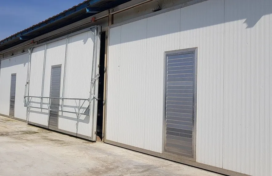 Large growing room doors — image 3